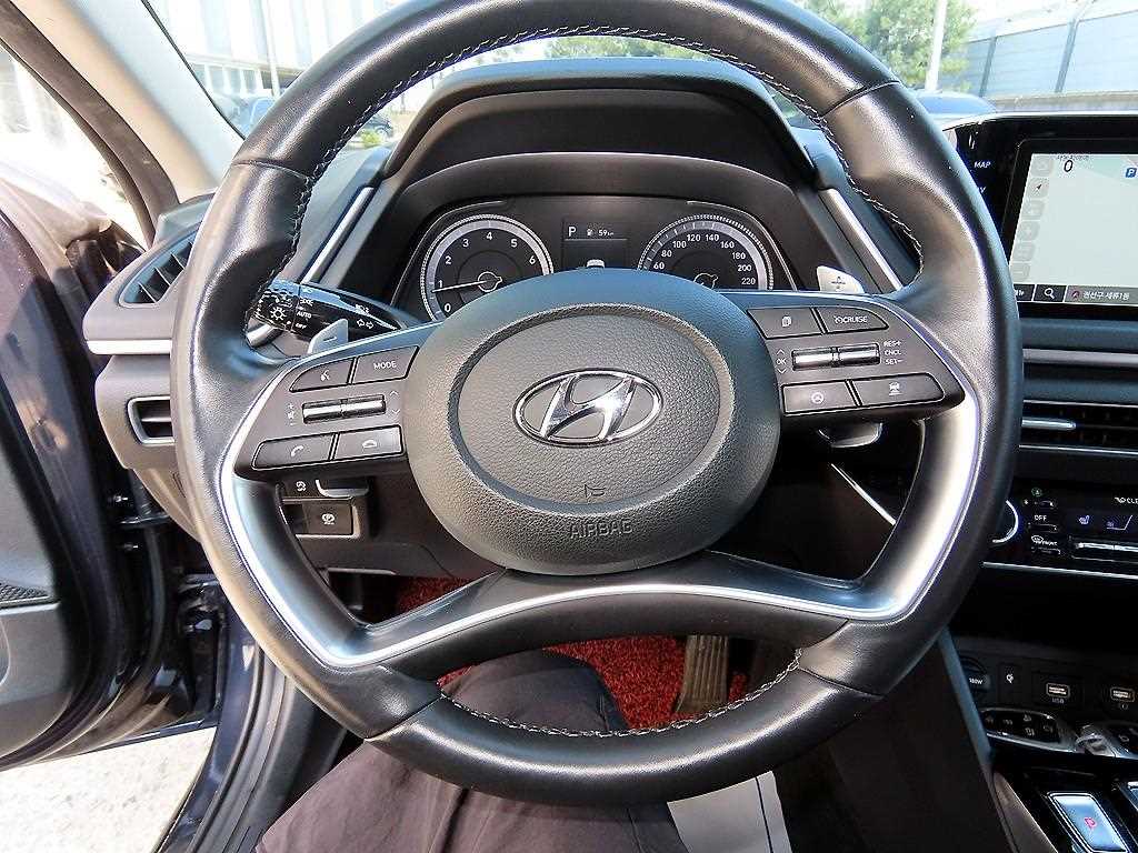 HYUNDAI Sonata - Vista 8