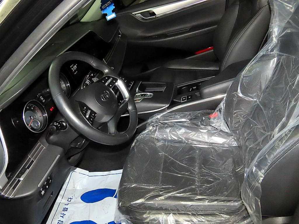 HYUNDAI Grandeur - Vista 6