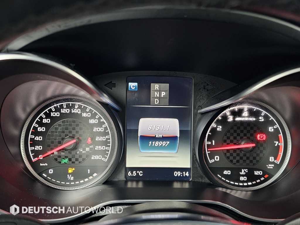 Mercedes Benz GLC Class - Vista 8