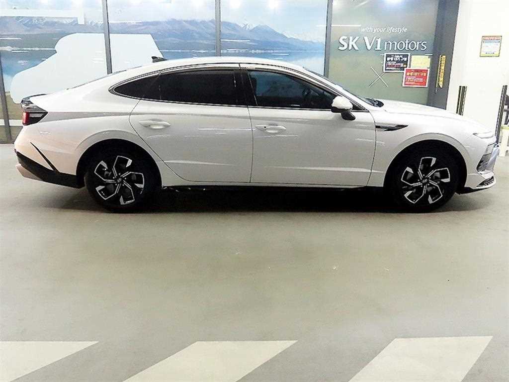 HYUNDAI Sonata - Vista 3
