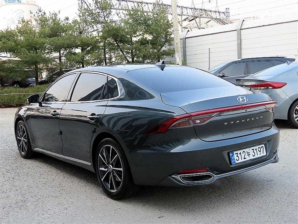 HYUNDAI Grandeur - Vista 4