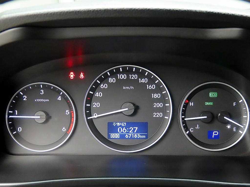 HYUNDAI Starex - Vista 8