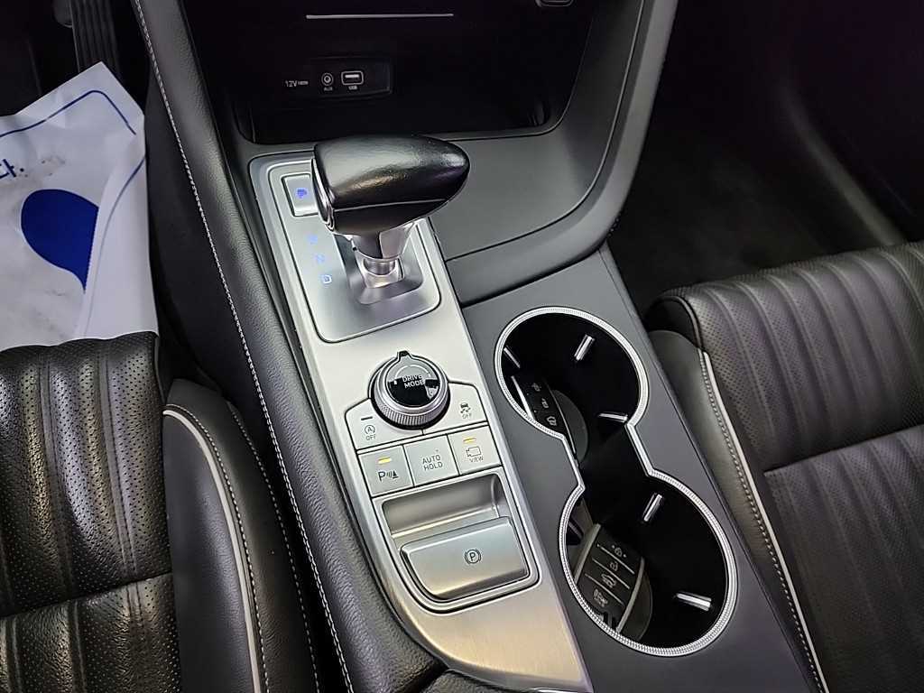 Genesis G70 - Vista 8