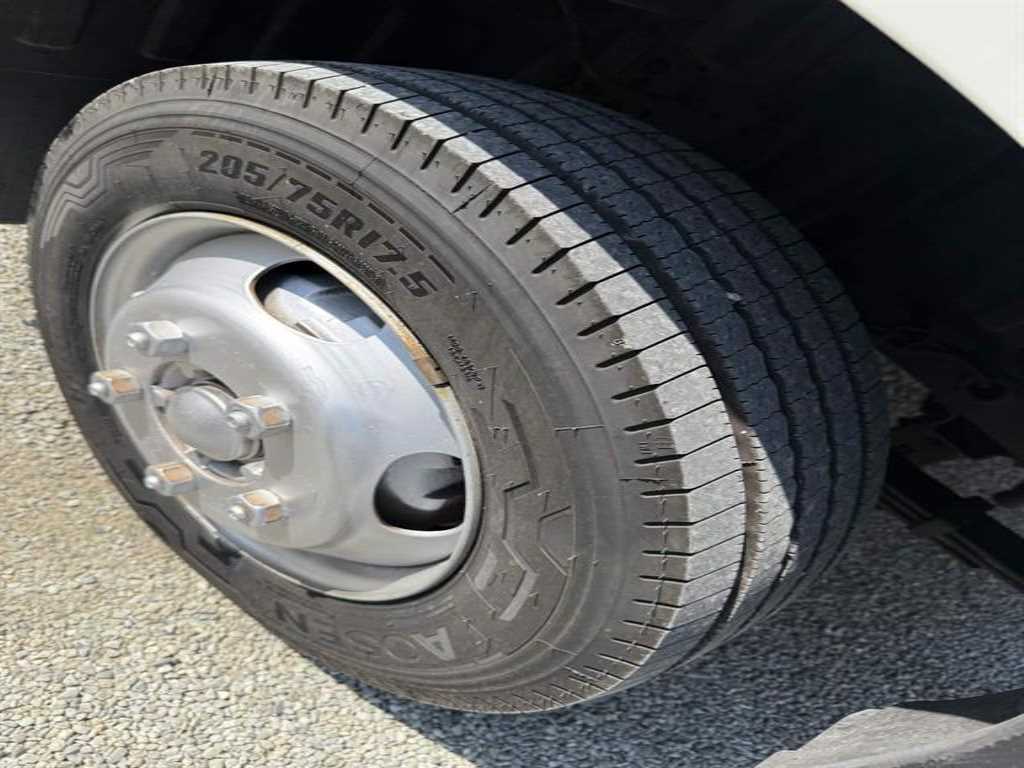 medium and large cargo truck 2013 Blanco - Importación desde Corea - HF Imports Iquique - Foto 13