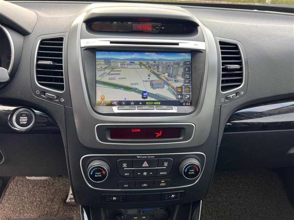 KIA Sorento - Vista 12