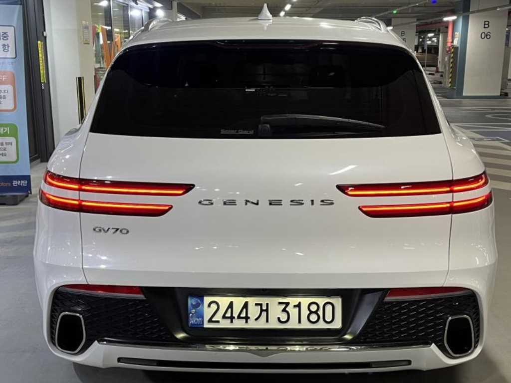Genesis GV70 - Vista 6