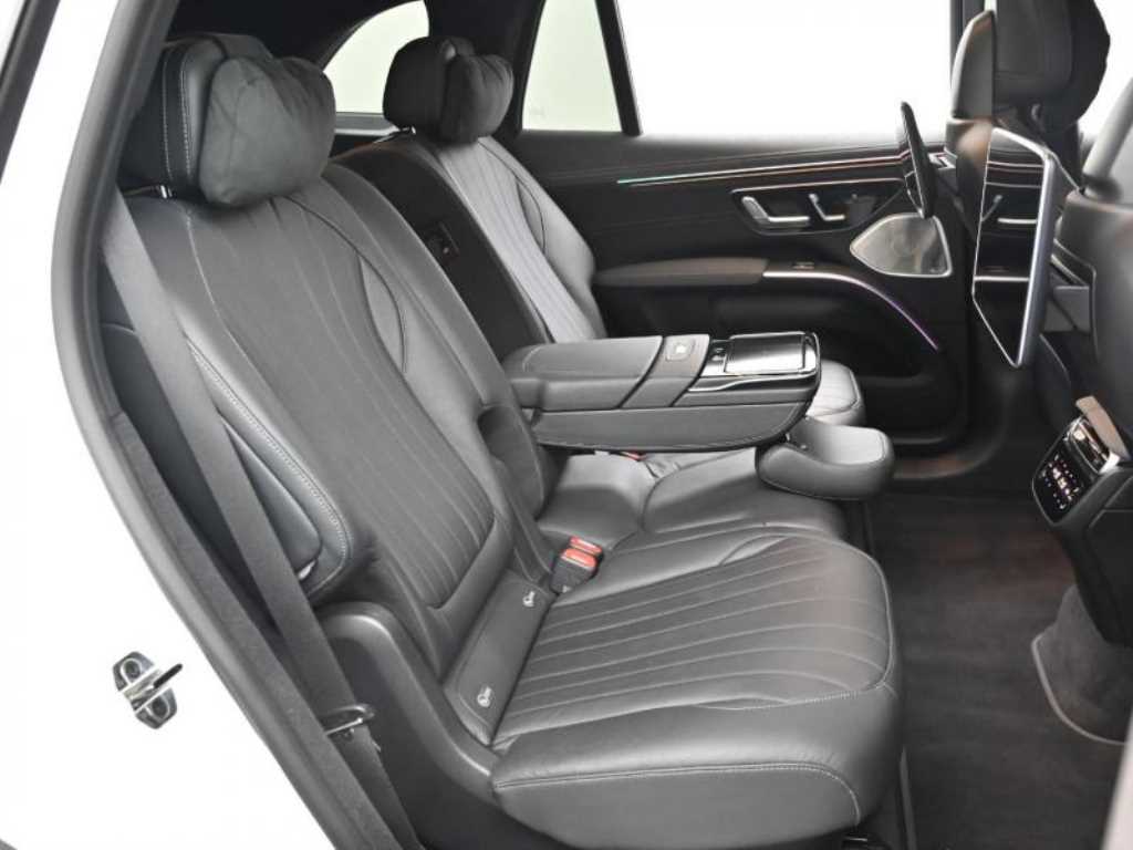 Mercedes Benz EQS - Vista 12