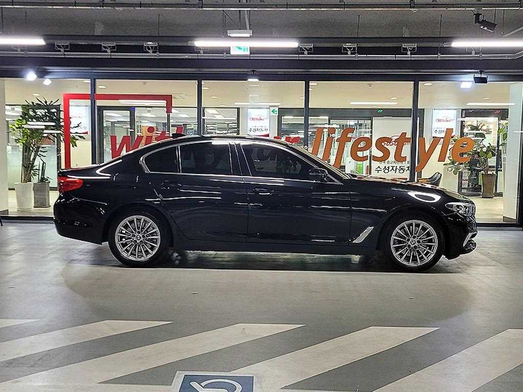 BMW 5 Series - Vista 3