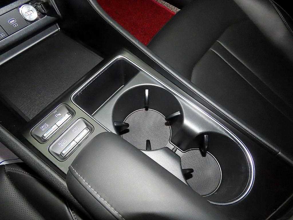 HYUNDAI Sonata - Vista 12