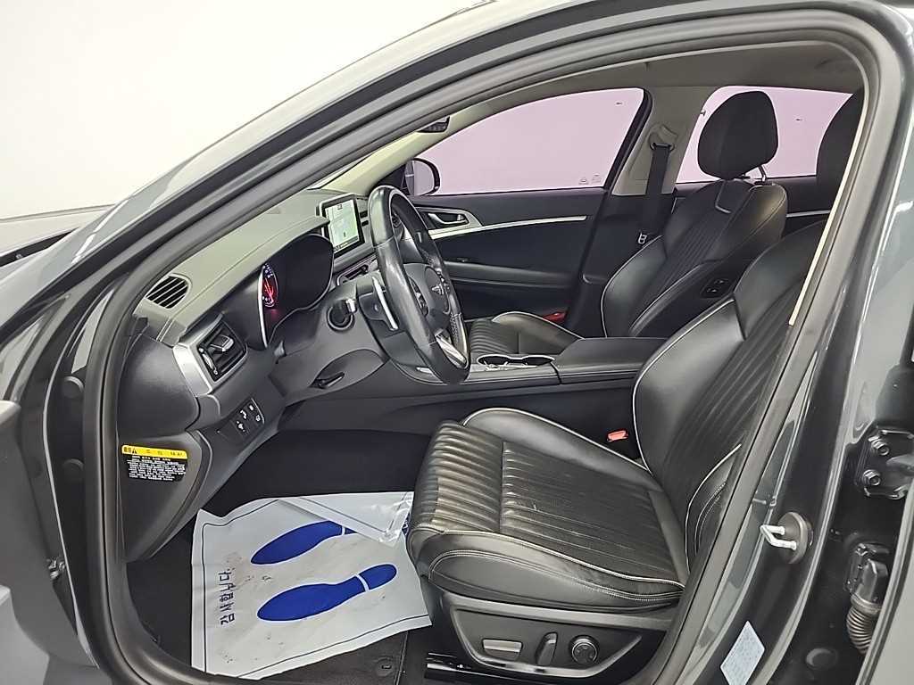 Genesis G70 - Vista 11