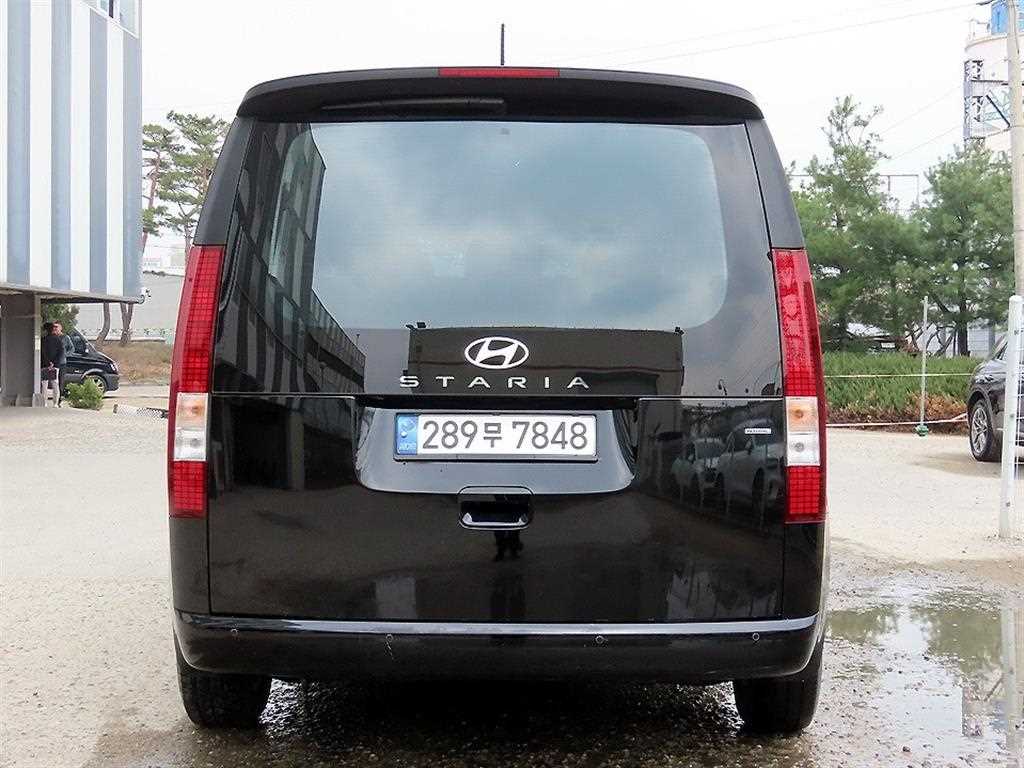 HYUNDAI Staria - Vista 4