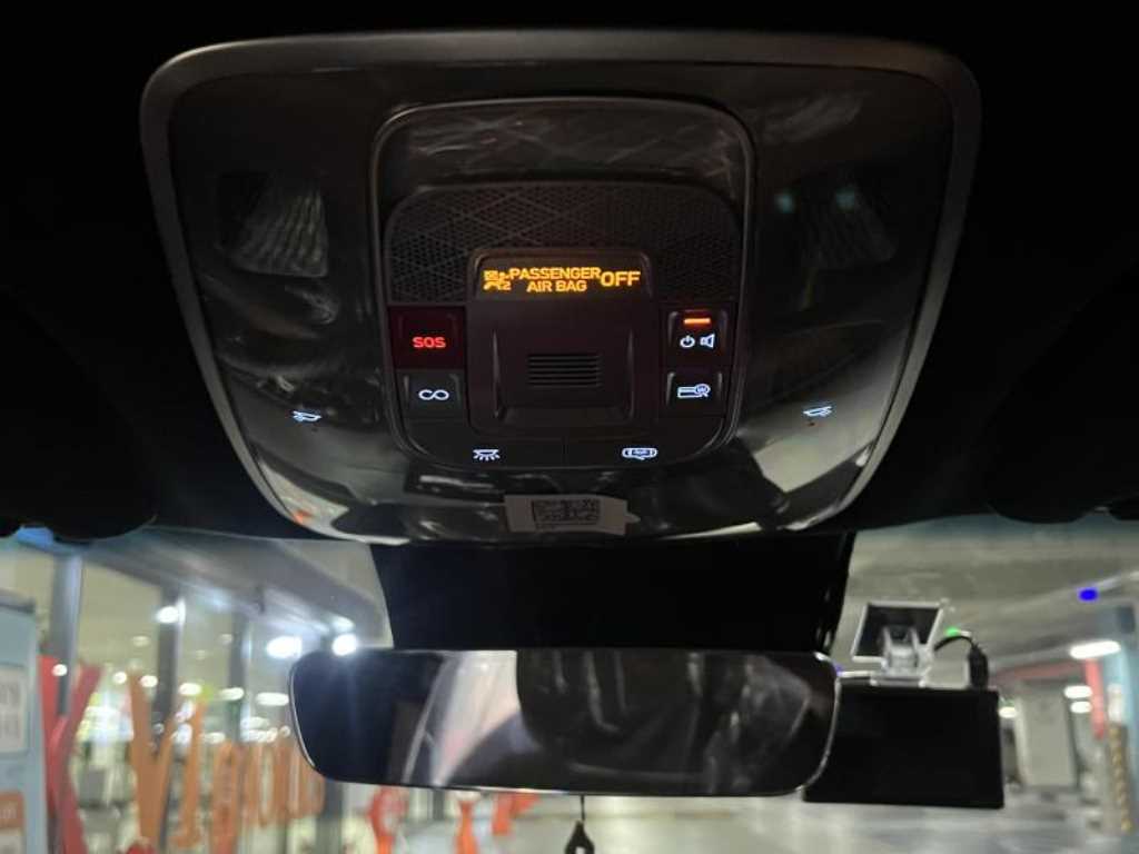 Genesis GV70 - Vista 7