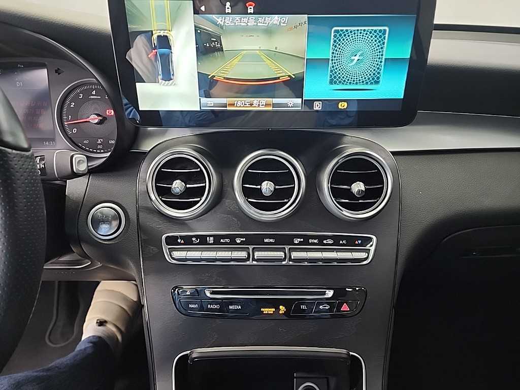 Mercedes Benz GLC Class - Vista 10