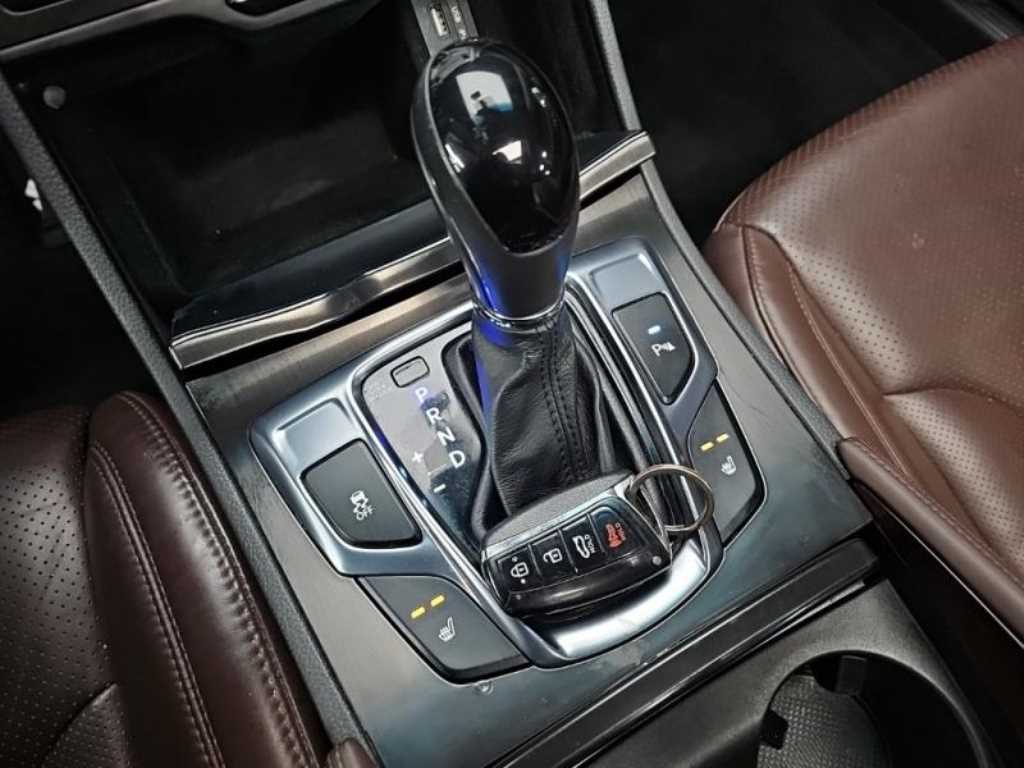 HYUNDAI Grandeur - Vista 12