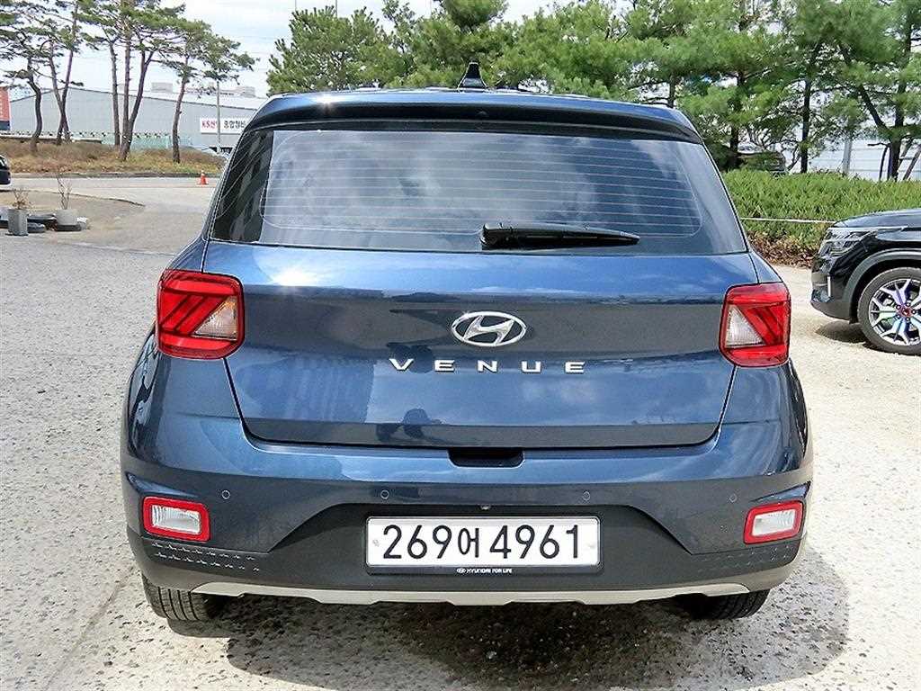 HYUNDAI Venue - Vista 4
