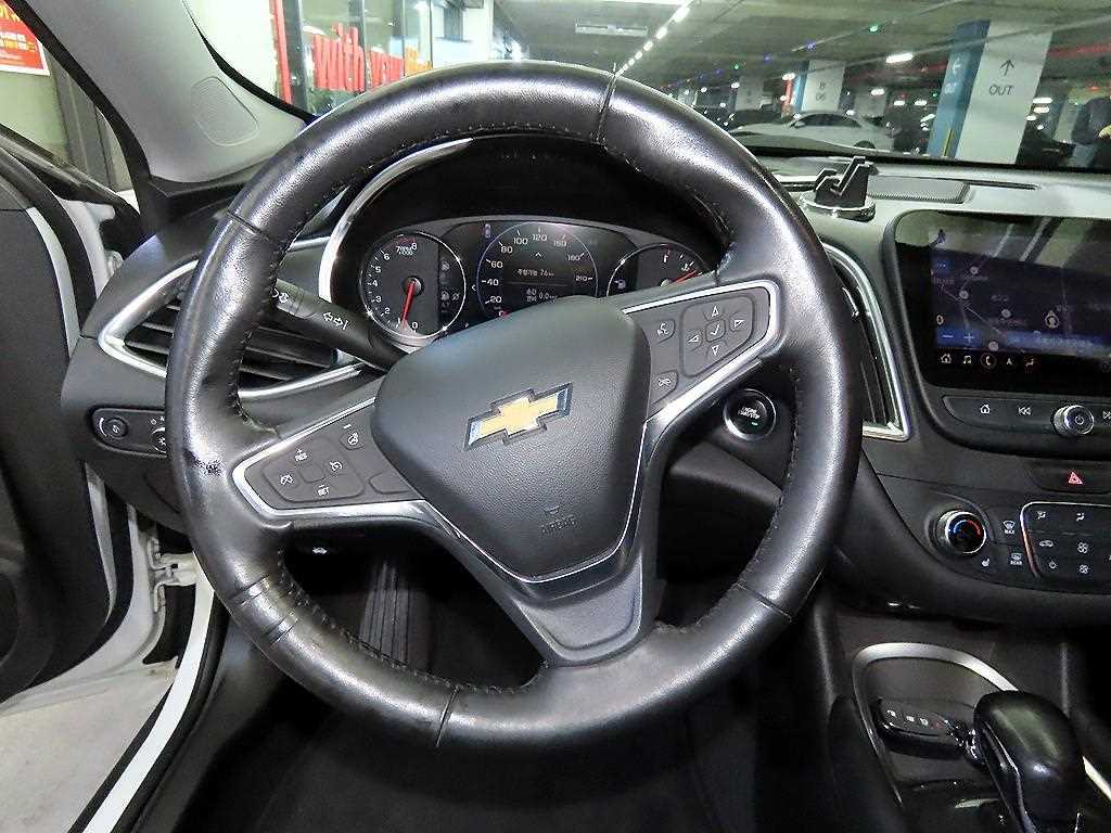 Chevrolet Malibu - Vista 8