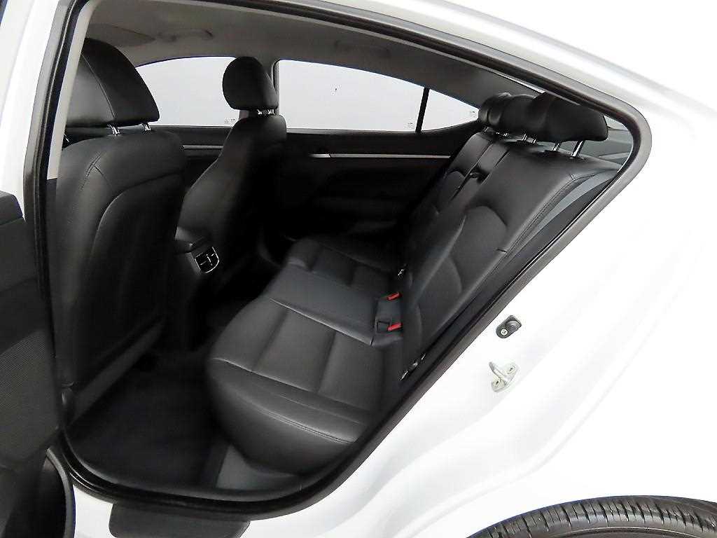 HYUNDAI Avante - Vista 6