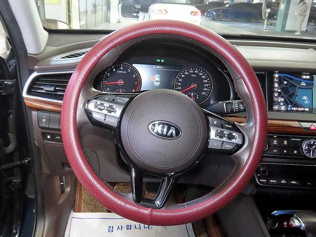 KIA K7 - Vista 8