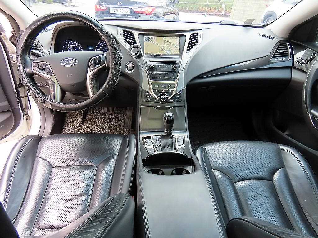 HYUNDAI Grandeur - Vista 9