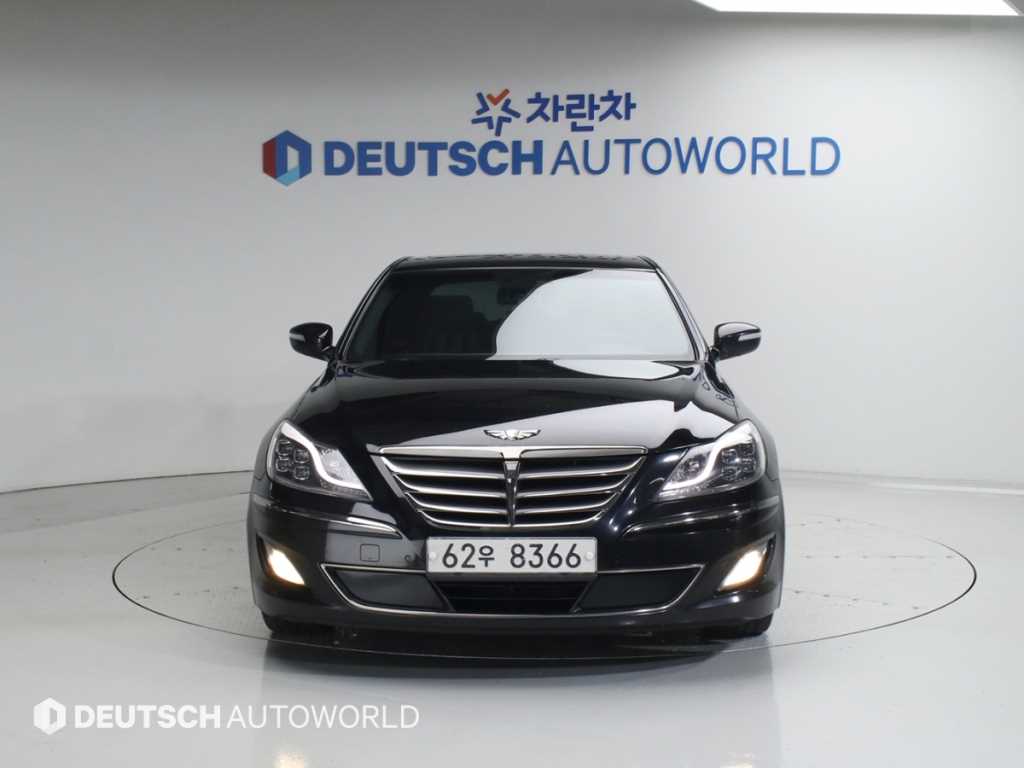 HYUNDAI Genesis - Vista 3