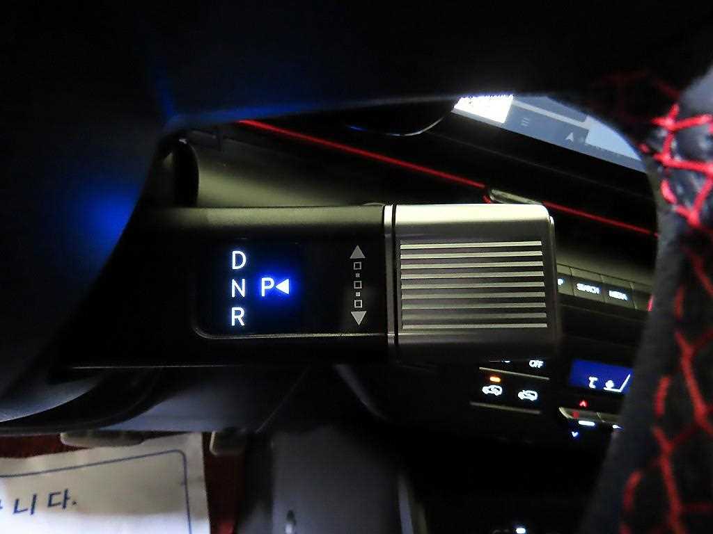 HYUNDAI Kona - Vista 12