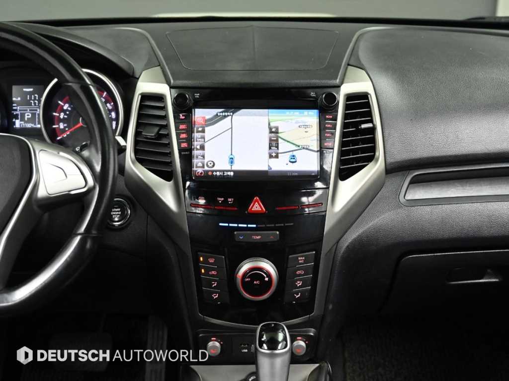 Ssangyong Tivoli 2016 Blanco - Importación desde Corea - HF Imports Iquique - Foto 14