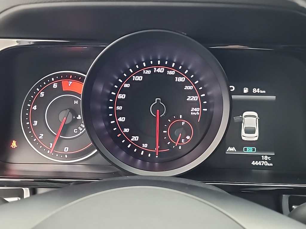 HYUNDAI Avante - Vista 6