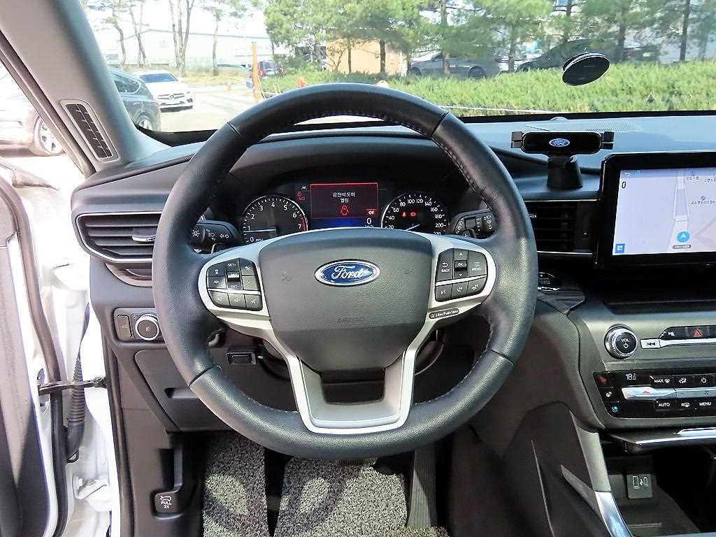 Ford Explorer - Vista 8