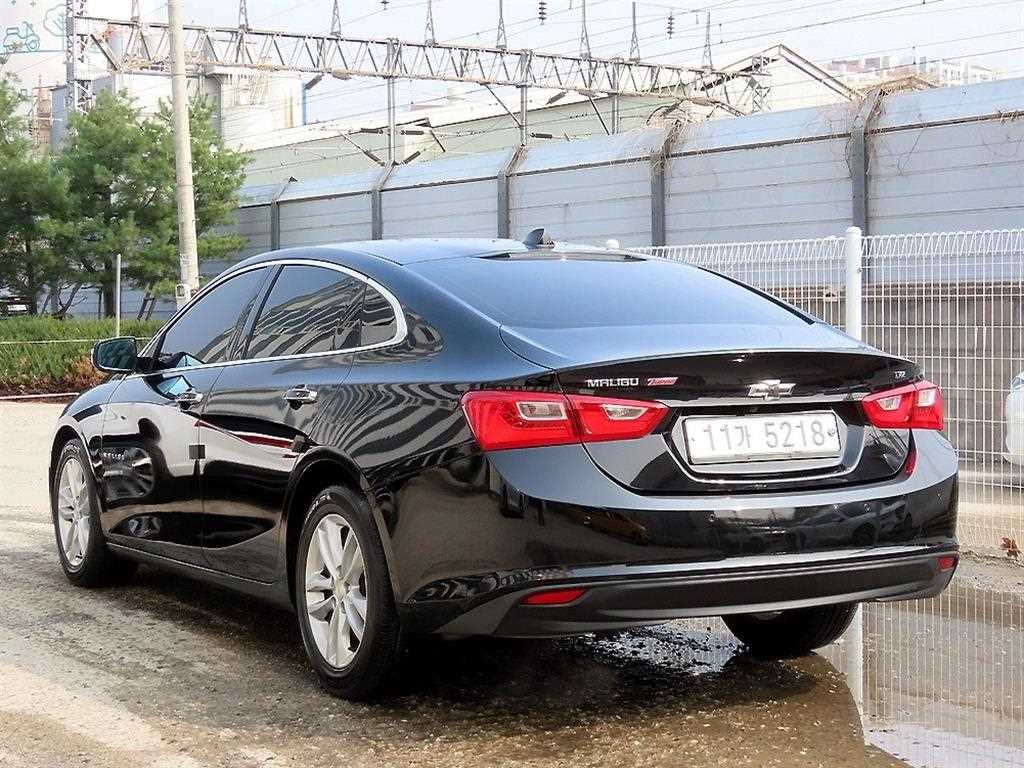 Chevrolet Malibu - Vista 3