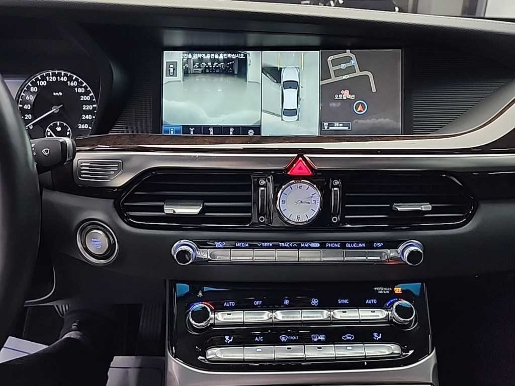 Genesis EQ900 - Vista 10