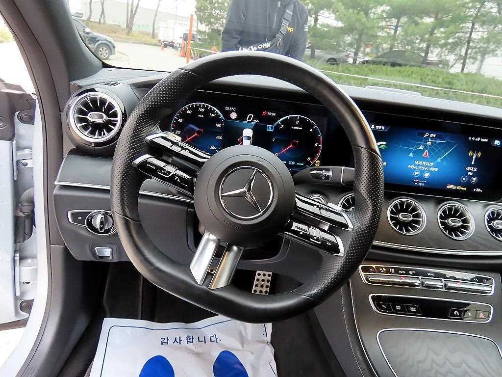 Mercedes Benz CLS Class - Vista 8