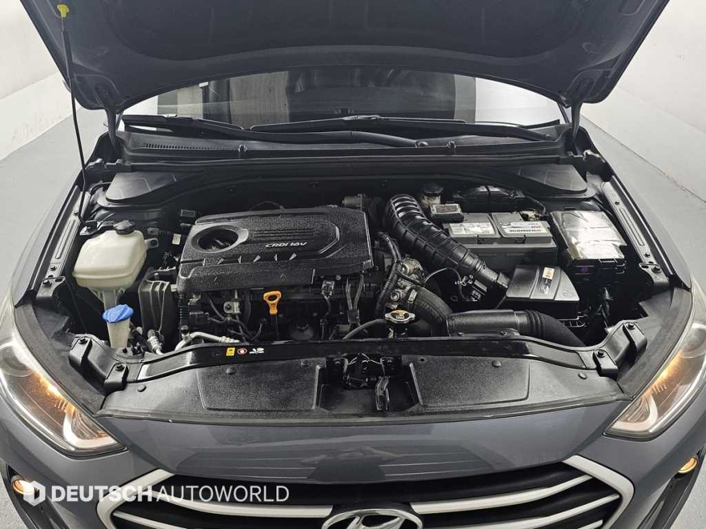 HYUNDAI Avante - Vista 6