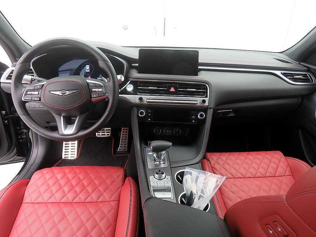 Genesis G70 - Vista 8