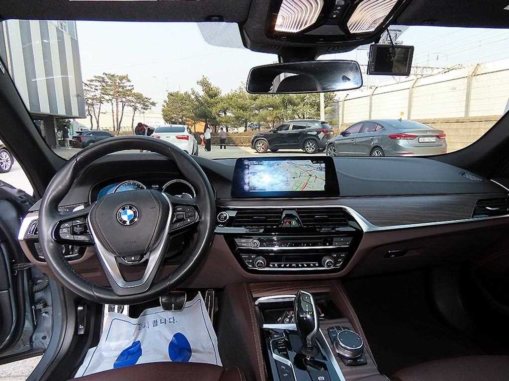 BMW 5 Series - Vista 7