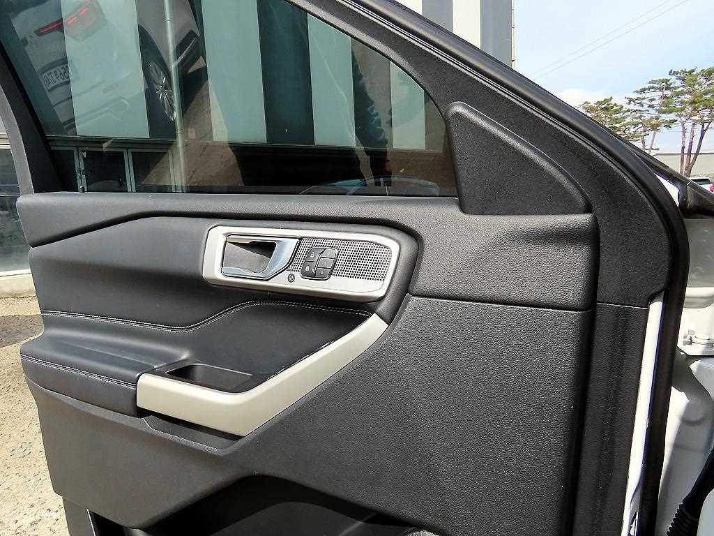 Ford Explorer - Vista 11