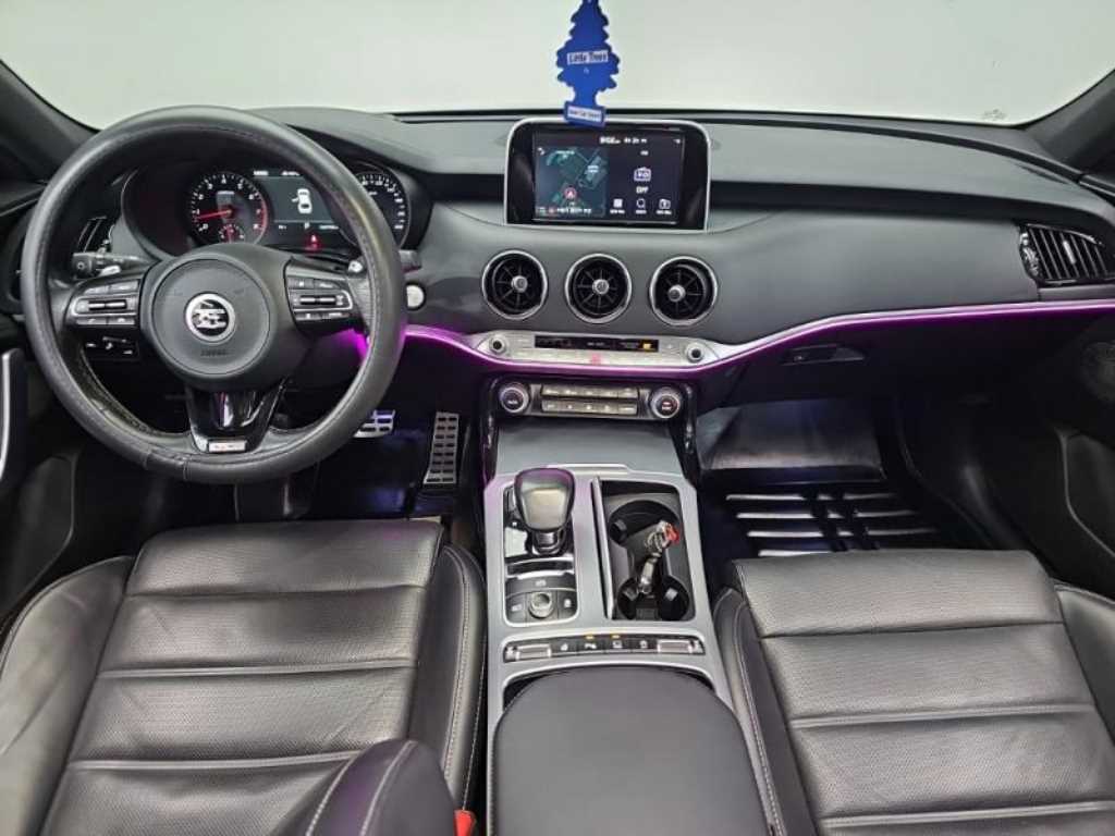 KIA Stinger - Vista 5