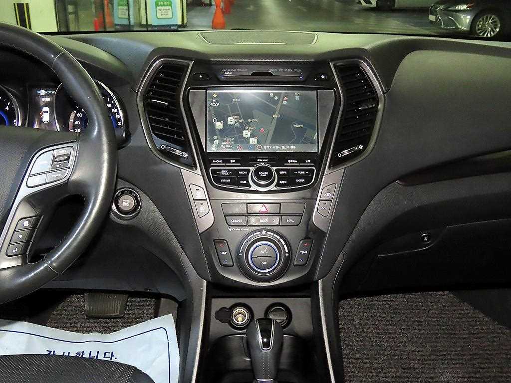 HYUNDAI Santa Fe - Vista 11