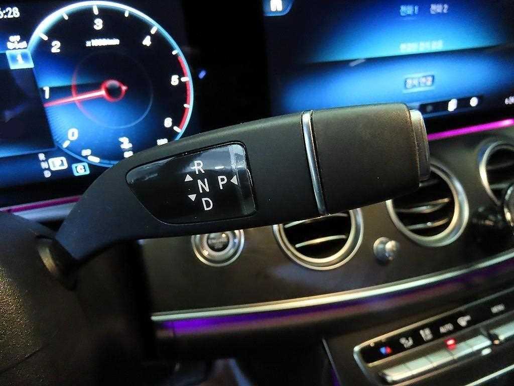 Mercedes Benz E class - Vista 11