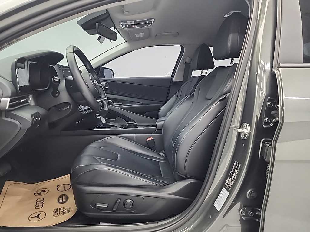 HYUNDAI Avante - Vista 11