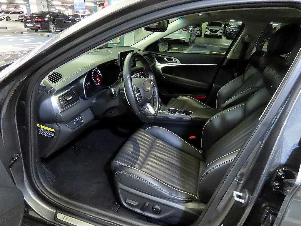 Genesis G70 - Vista 6