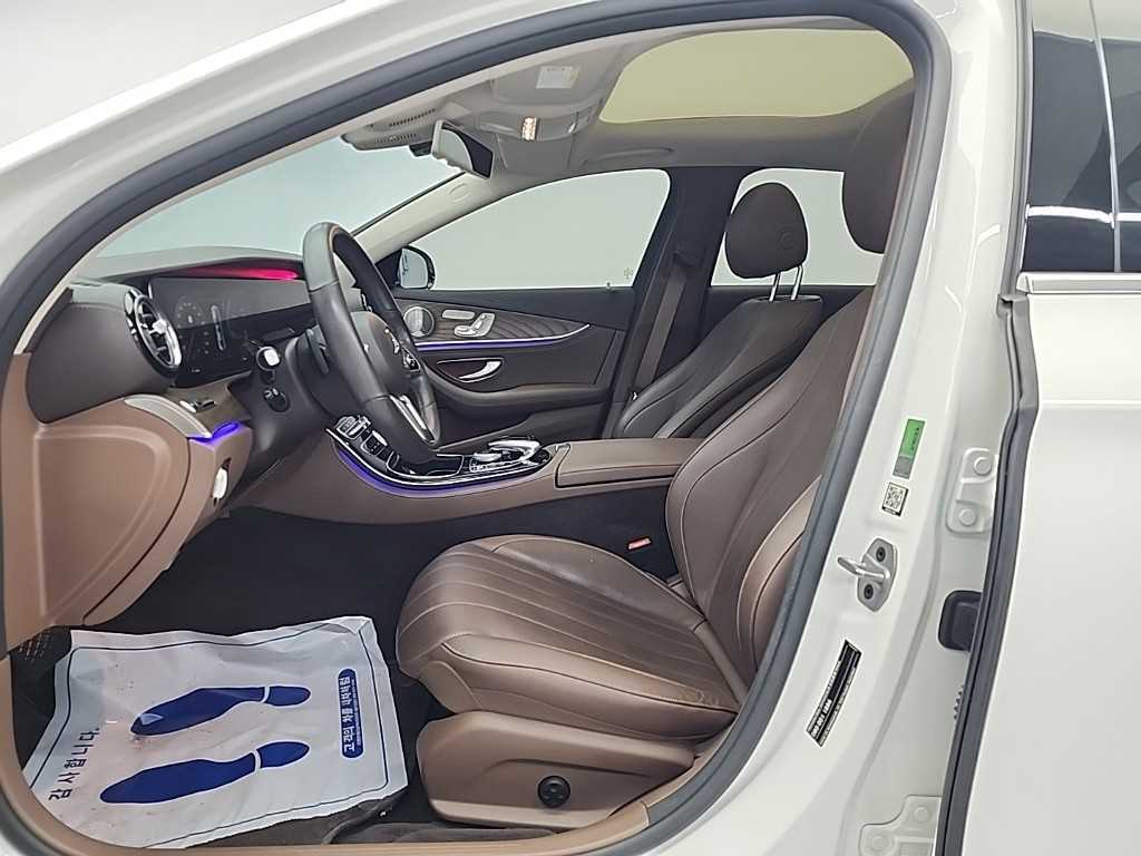 Mercedes Benz E class - Vista 6