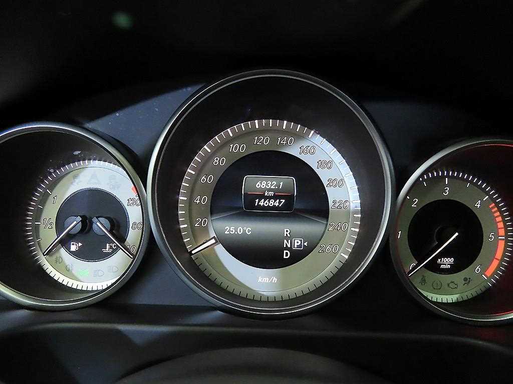 Mercedes Benz E class - Vista 9