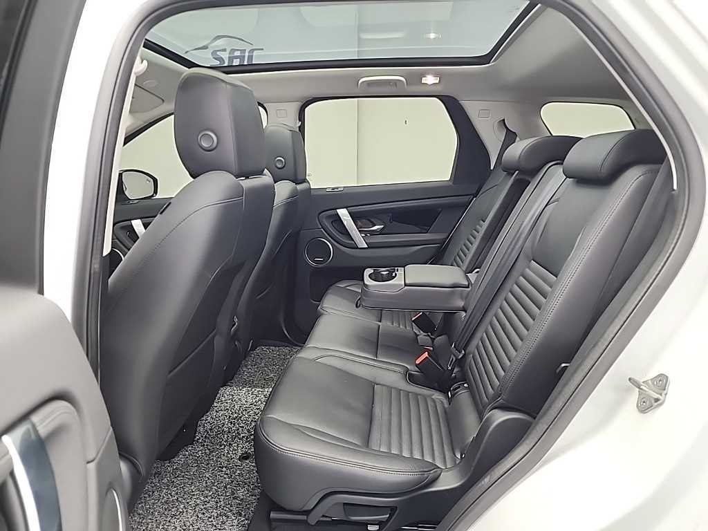 Land Rover Discovery Sports - Vista 12