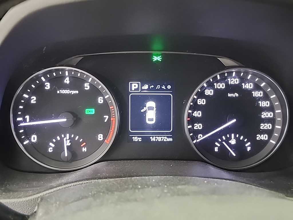 HYUNDAI Avante - Vista 6