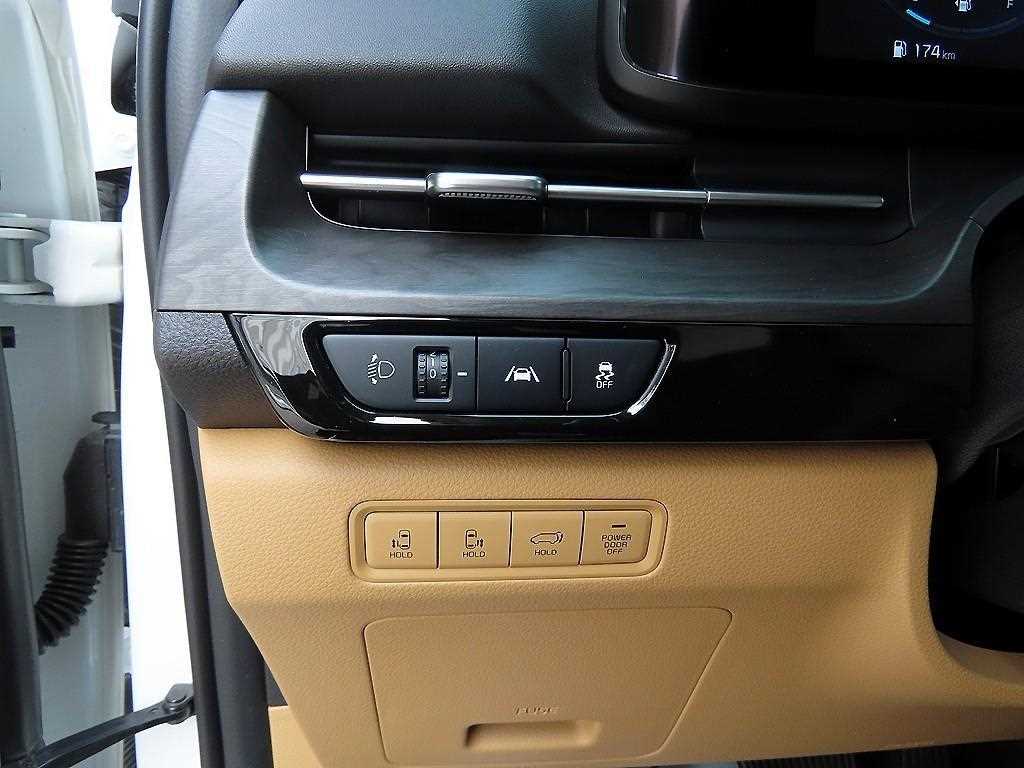 KIA Carnival - Vista 9