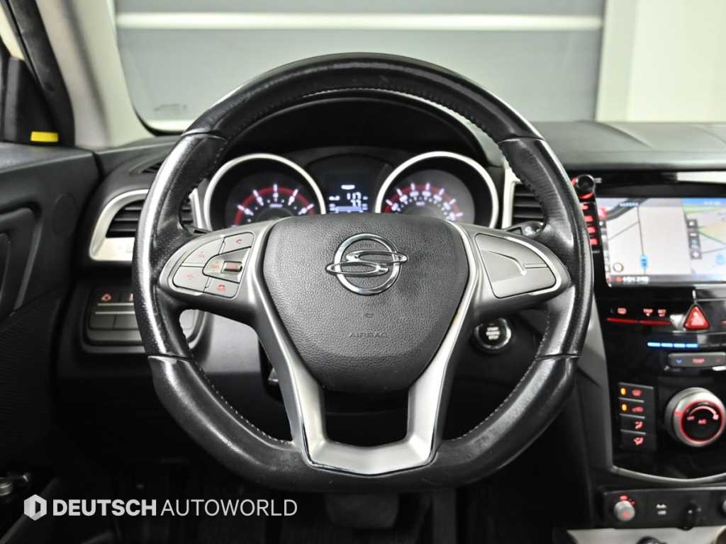 Ssangyong Tivoli 2016 Blanco - Importación desde Corea - HF Imports Iquique - Foto 13