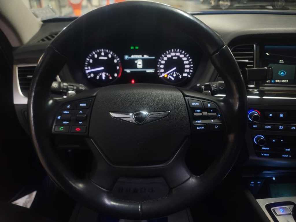 Genesis G80 - Vista 8