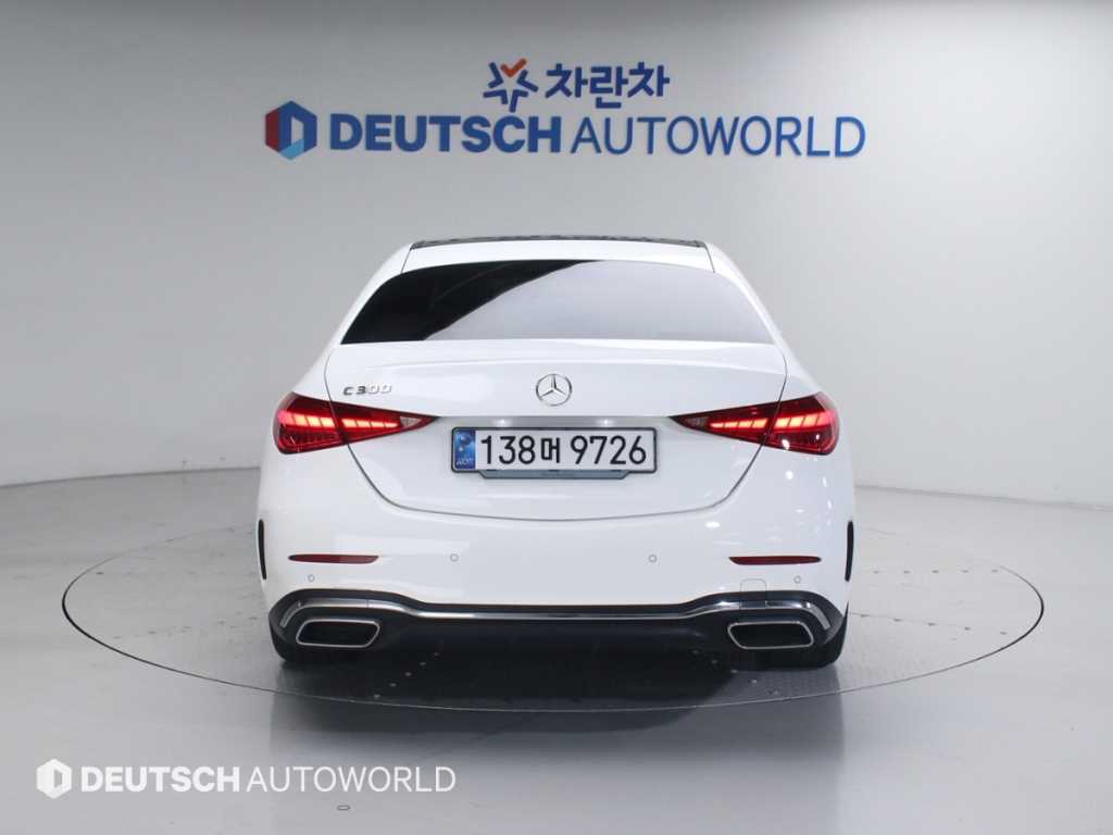 Mercedes Benz C Class - Vista 4