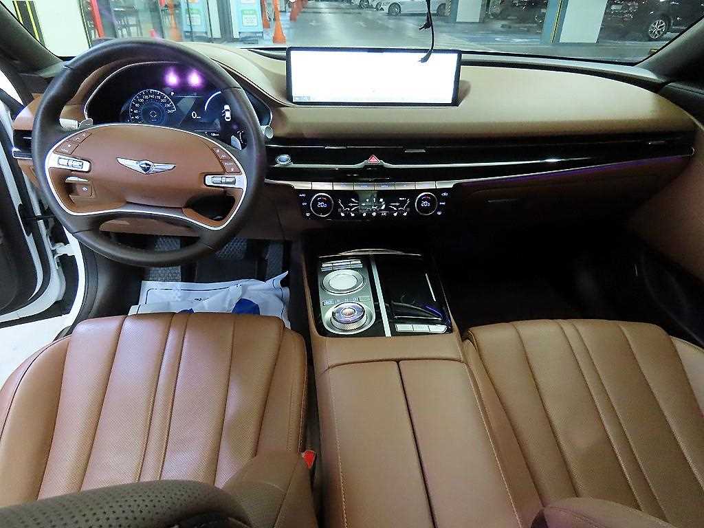 Genesis G80 - Vista 10