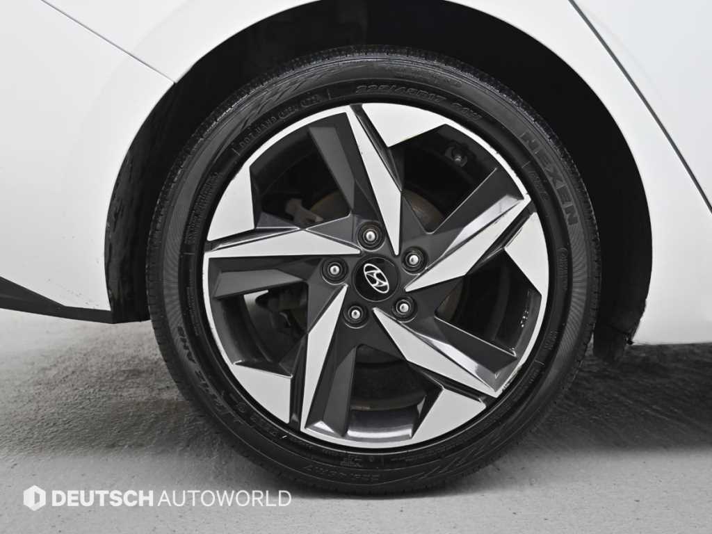 HYUNDAI Avante - Vista 5